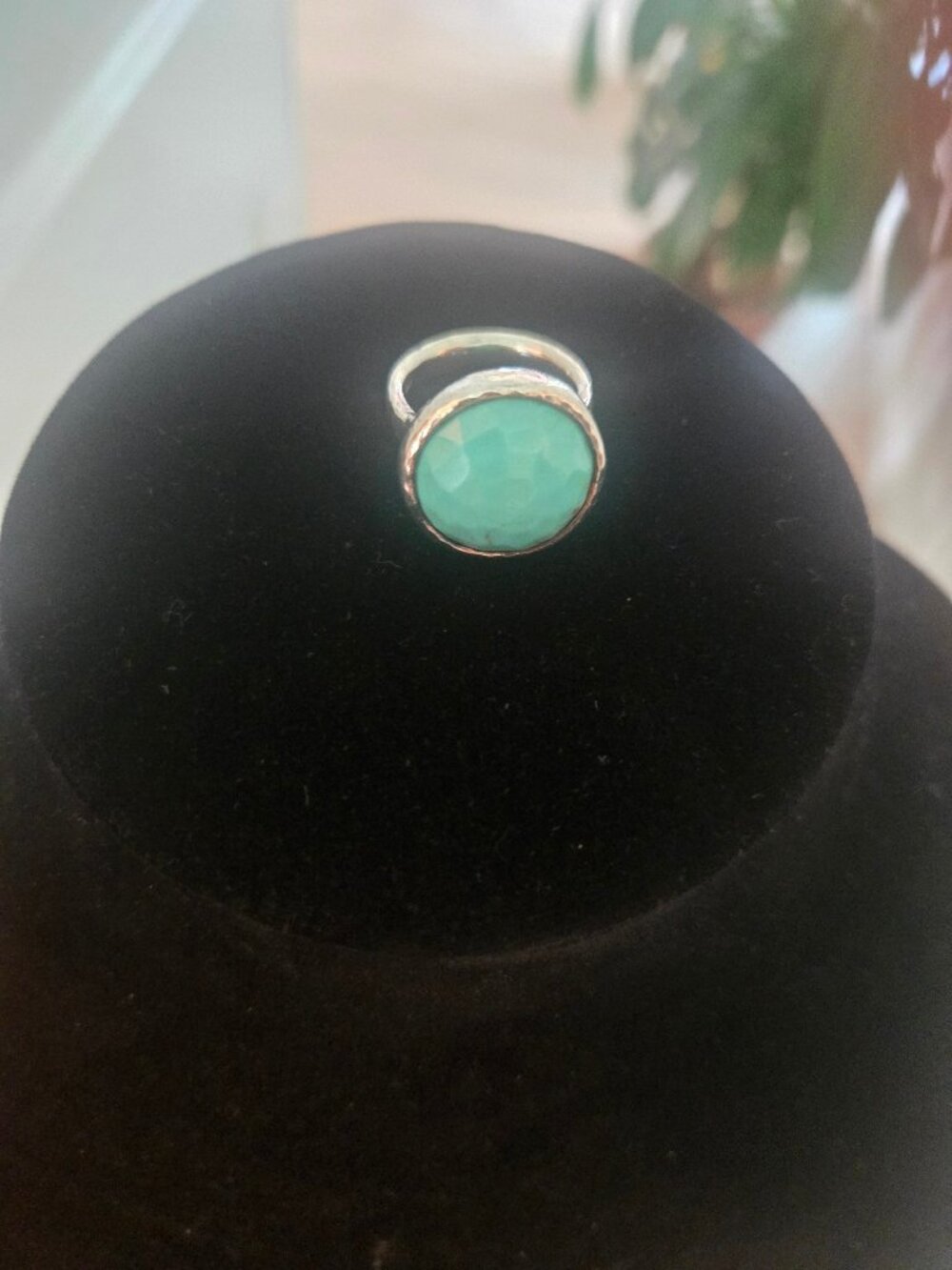 Ippolita 925 Sterling Silver hammered band and faceted sea blue turquoise ring